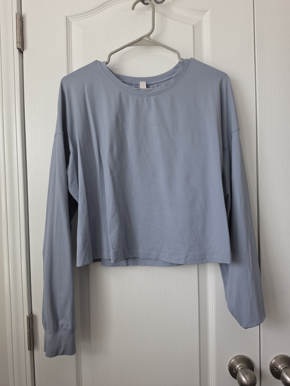 lululemon athletica Light Blue Long-Sleeve Cropped Top Sz 12
